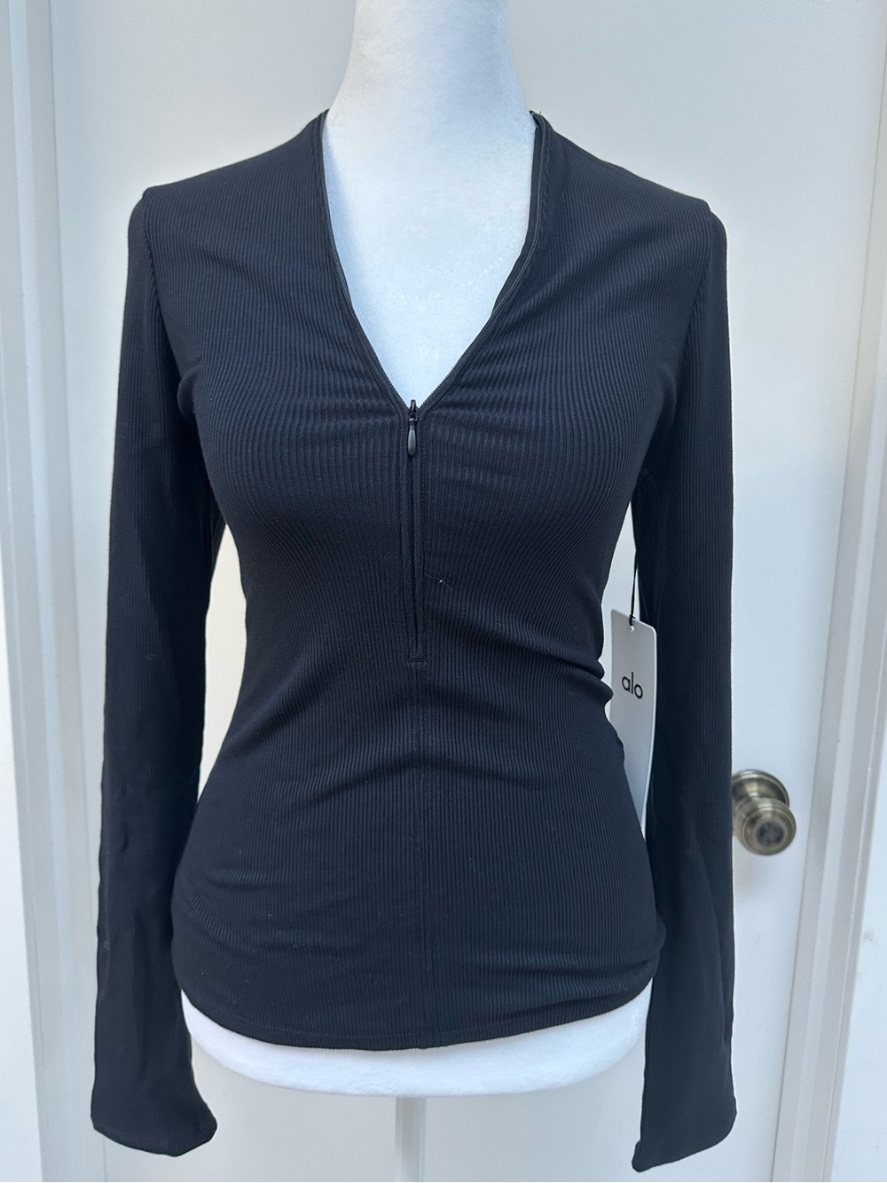 Alo Yoga Ribbed Mesmrize long sleeve Tshirt